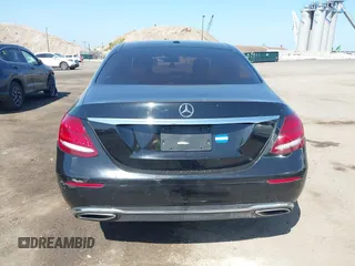 2017 Mercedes-Benz E 300 Luxury с VIN WDDZF4KB5HA181216, выставлен на аукционе IAAI как лот 42576943 с пробегом 105 576 миль миль и . История ставок и продаж доступна на DreamBid. Изображение 16.