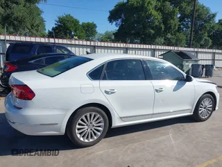 2016 Volkswagen Passat SE z VIN 1VWBS7A39GC019804, wystawiony jako IAAI lot #42189273 z przebiegiem 113 006 mil mil oraz . Historia ofert i sprzedaży dostępna na DreamBid. Obrazek 19.