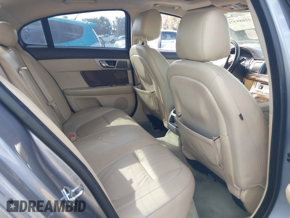 2009 Jaguar XF with VIN SAJWA07C391R37621, listed as a IAAI auction lot 41689371 with 121,238 mi miles and . Bid and sale history available at DreamBid. Image 8.