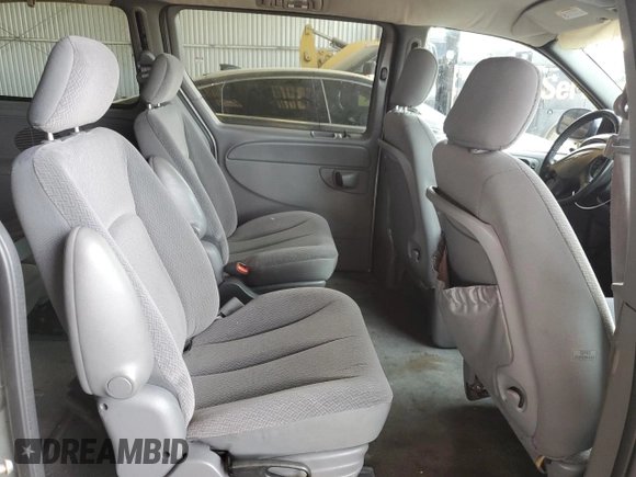 2004 Chrysler Town & Country EX with VIN 2C8GP74L94R576719, listed as a Copart auction lot 49922715 with 182,547 mi miles and Salvage Title. Bid and sale history available at carsss.com. Image 11.