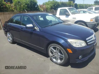 2008 Mercedes-Benz C 300 Sport z VIN WDDGF54X88F055375, wystawiony jako Copart lot #57657925 z przebiegiem 87 558 mil mil oraz Szkoda całkowita • Salvage title. Historia ofert i sprzedaży dostępna na DreamBid. Obrazek 4.