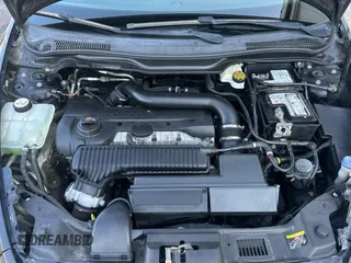 2011 Volvo S40 with VIN YV1672MS5B2539213, listed as a Copart auction lot 43647275 with 124,283 mi miles and Clean Title. Bid and sale history available at carsss.com. Image 7.