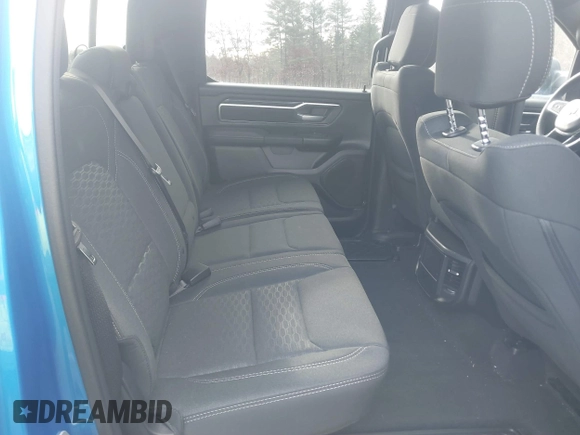 2025 Ram 1500 Big Horn z VIN 1C6RRFFG5SN516145, wystawiony jako IAAI lot #41040685 z przebiegiem 5 125 mil mil oraz . Historia ofert i sprzedaży dostępna na DreamBid. Obrazek 8.