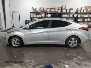 2015 Hyundai Elantra SE с VIN 5NPDH4AE7FH577003, выставлен на аукционе IAAI как лот 41253587 с пробегом Не указан миль и . История ставок и продаж доступна на DreamBid. Изображение 13.