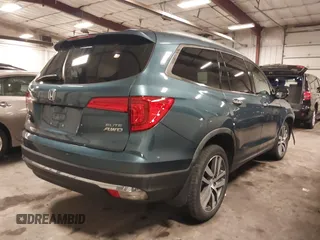 2016 Honda Pilot Elite with VIN 5FNYF6H09GB085621, listed as a IAAI auction lot 41788911 with 137,199 mi miles. Bid and sale history available at carsss.com. Image 4.