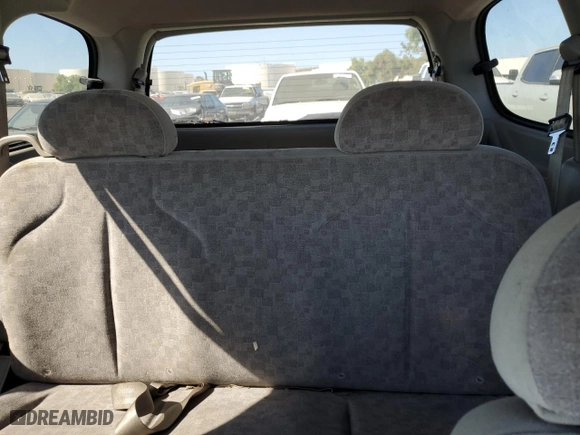 2002 Nissan Quest GXE with VIN 4N2ZN15T72D802927, listed as a Copart auction lot 74231464 with 125,236 mi miles and Salvage Title. Bid and sale history available at carsss.com. Image 10.