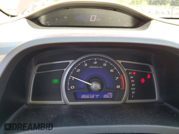 2008 Honda Civic LX z VIN 1HGFA16568L071361, wystawiony jako Copart lot #57340675 z przebiegiem 186 658 mil mil oraz Szkoda całkowita • Salvage title. Historia ofert i sprzedaży dostępna na DreamBid. Obrazek 9.