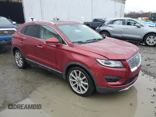 2019 Lincoln MKC Reserve with VIN 5LMCJ3C92KUL43662, listed as a Copart auction lot 52933255 with 31,076 mi miles and Salvage Title. Bid and sale history available at DreamBid. Image 4.