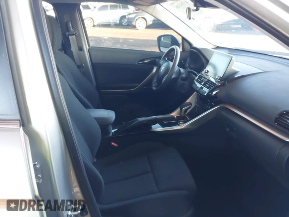 2024 Mitsubishi Eclipse Cross LE z VIN JA4ATVAA8RZ062944, wystawiony jako IAAI lot #41760306 z przebiegiem 8 755 mil mil oraz . Historia ofert i sprzedaży dostępna na DreamBid. Obrazek 5.