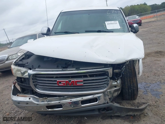 2002 GMC Sierra 2500HD SLE with VIN 1GTHK23172F182552, listed as a IAAI auction lot 41945511 with 290,925 mi miles. Bid and sale history available at carsss.com. Image 12.