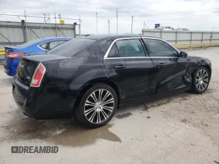 2014 Chrysler 300 S z VIN 2C3CCABG0EH163212, wystawiony jako Copart lot #52179045 z przebiegiem 167 232 mil mil oraz Nie do naprawy • Non repairable. Historia ofert i sprzedaży dostępna na DreamBid. Obrazek 3.