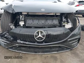2024 Mercedes-Benz EQS 450 z VIN W1KCG2EB5RA046256, wystawiony jako IAAI lot #41203235 z przebiegiem 5 332 mil mil oraz . Historia ofert i sprzedaży dostępna na DreamBid. Obrazek 6.