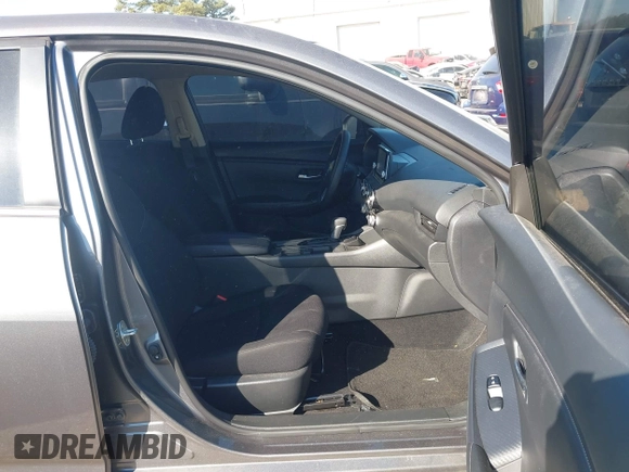 2023 Nissan Sentra S with VIN 3N1AB8BV5PY305972, listed as a IAAI auction lot 41641715 with 30,487 mi miles and . Bid and sale history available at DreamBid. Image 5.