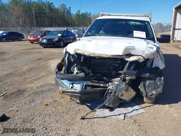 2014 Ford F-150 XL with VIN 1FTMF1CM3EKG42275, listed as a IAAI auction lot 41567171 with 187,849 mi miles. Bid and sale history available at carsss.com. Image 13.