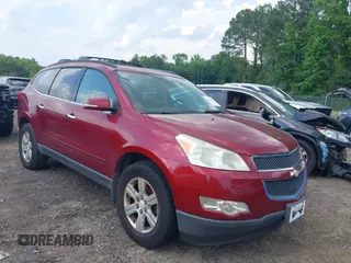 2011 Chevrolet Traverse 1LT z VIN 1GNKRGEDXBJ202495, wystawiony jako IAAI lot #42250361 z przebiegiem 183 853 mil mil oraz . Historia ofert i sprzedaży dostępna na DreamBid. Obrazek 1.