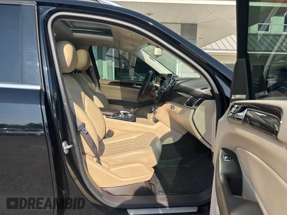 2016 Mercedes-Benz GLE 350 with VIN 4JGDA5HB8GA621150, listed as a IAAI auction lot 42422358 with 117,155 mi miles and . Bid and sale history available at DreamBid. Image 5.