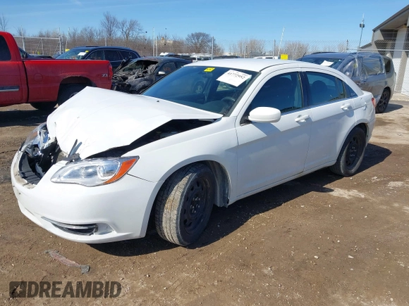2013 Chrysler 200 LX with VIN 1C3CCBAB1DN640487, listed as a IAAI auction lot 41772952 with 173,109 mi miles. Bid and sale history available at carsss.com. Image 18.