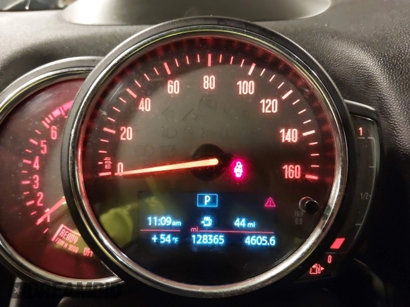 2019 MINI Countryman Cooper S с VIN WMZYT5C59K3G91029, выставлен на аукционе IAAI как лот 42039745 с пробегом 128 365 миль миль и . История ставок и продаж доступна на DreamBid. Изображение 7.