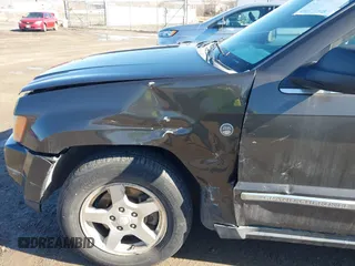2005 Jeep Grand Cherokee Limited с VIN 1J4HR58N05C667737, выставлен на аукционе IAAI как лот 41824082 с пробегом 147 995 миль миль и . История ставок и продаж доступна на DreamBid. Изображение 6.