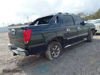 2005 Chevrolet Avalanche LS with VIN 3GNEC12Z35G234691, listed as a IAAI auction lot 41112013 with 1 mi miles. Bid and sale history available at carsss.com. Image 4.