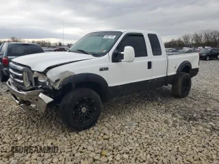 2000 Ford Super Duty F-250 XL with VIN 1FTNX21S4YED52820, listed as a Copart auction lot 49891195 with 204,130 mi miles and Salvage Title. Bid and sale history available at carsss.com. Image 1.