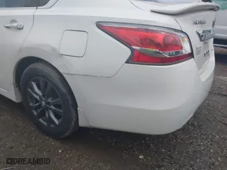 2015 Nissan Altima 2.5 SV with VIN 1N4AL3AP2FC567445, listed as a IAAI auction lot 40785545 with 138,710 mi miles. Bid and sale history available at carsss.com. Image 12.