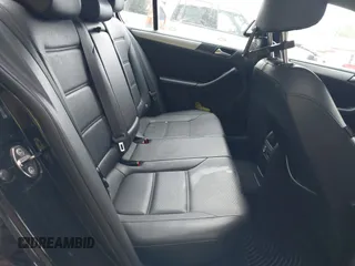 2014 Volkswagen Jetta SE z VIN 3VWD17AJ2EM273523, wystawiony jako IAAI lot #42360638 z przebiegiem 124 583 mil mil oraz . Historia ofert i sprzedaży dostępna na DreamBid. Obrazek 8.