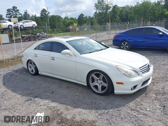 2008 Mercedes-Benz CLS 550 z VIN WDDDJ72X08A119213, wystawiony jako IAAI lot #42401989 z przebiegiem 158 158 mil mil oraz . Historia ofert i sprzedaży dostępna na DreamBid. Obrazek 1.