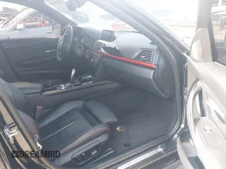 2013 BMW 3 Series 328i xDrive z VIN WBA3B3C53DF538577, wystawiony jako IAAI lot #42521695 z przebiegiem 115 849 mil mil oraz . Historia ofert i sprzedaży dostępna na DreamBid. Obrazek 5.