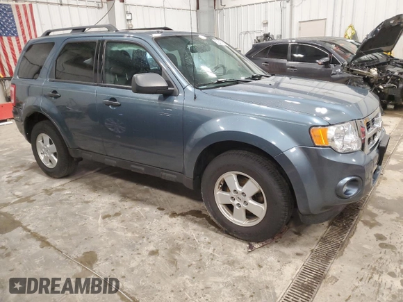 2011 Ford Escape XLT z VIN 1FMCU9D76BKB44569, wystawiony jako Copart lot #59340185 z przebiegiem 80 168 mil mil oraz Nie do naprawy • Non repairable. Historia ofert i sprzedaży dostępna na DreamBid. Obrazek 4.