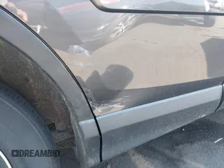 2018 Toyota RAV4 XLE z VIN JTMWFREV4JJ168138, wystawiony jako IAAI lot #41845337 z przebiegiem 122 509 mil mil oraz . Historia ofert i sprzedaży dostępna na DreamBid. Obrazek 18.