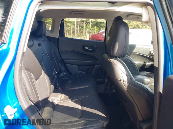 2018 Jeep Compass Latitude with VIN 3C4NJCBB7JT327275, listed as a IAAI auction lot 40176960 with 74,320 mi miles. Bid and sale history available at carsss.com. Image 8.