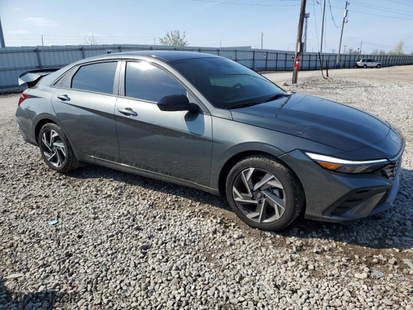 2025 Hyundai Elantra SEL Sport with VIN KMHLM4DG7SU932767, listed as a Copart auction lot 51300285 with 2,917 mi miles and Salvage Title. Bid and sale history available at carsss.com. Image 4.