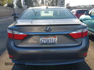 2013 Lexus ES 300h z VIN JTHBW1GG3D2015178, wystawiony jako IAAI lot #42045484 z przebiegiem 104 301 mil mil oraz . Historia ofert i sprzedaży dostępna na DreamBid. Obrazek 16.