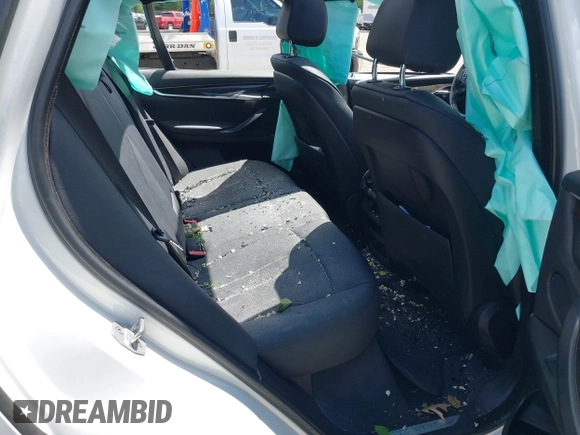2017 BMW X5 xDrive35i z VIN 5UXKR0C30H0X79365, wystawiony jako IAAI lot #42209393 z przebiegiem Nie podano mil oraz . Historia ofert i sprzedaży dostępna na DreamBid. Obrazek 8.