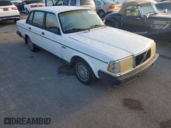 1991 Volvo 240 z VIN YV1AA8844M1441146, wystawiony jako Copart lot #75018744 z przebiegiem 159 330 mil mil oraz Nie do naprawy • Non repairable. Historia ofert i sprzedaży dostępna na DreamBid. Obrazek 4.