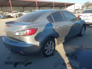 2011 Mazda 3 i Touring z VIN JM1BL1VG6B1435453, wystawiony jako IAAI lot #41740142 z przebiegiem 162 188 mil mil oraz . Historia ofert i sprzedaży dostępna na DreamBid. Obrazek 4.