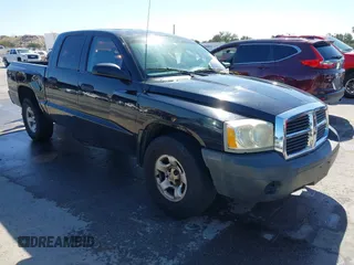 2005 Dodge Dakota ST with VIN 1D7HE28K45S157490, listed as a IAAI auction lot 41778765 with 187,575 mi miles and . Bid and sale history available at carsss.com. Image 1.