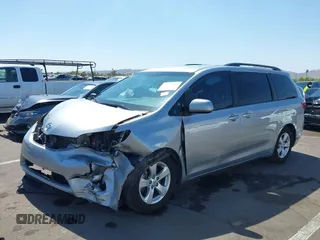 2015 Toyota Sienna LE AAS с VIN 5TDKK3DC4FS576186, выставлен на аукционе IAAI как лот 42372839 с пробегом 101 593 миль миль и . История ставок и продаж доступна на DreamBid. Изображение 18.