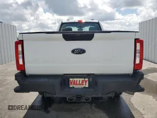 2024 Ford F-250 XL z VIN 1FTBF2BA2REC62479, wystawiony jako Copart lot #63647595 z przebiegiem Nie podano mil oraz Szkoda całkowita • Salvage title. Historia ofert i sprzedaży dostępna na DreamBid. Obrazek 6.