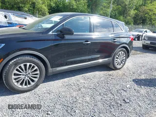 2016 Lincoln MKX Select z VIN 2LMTJ6KR9GBL24307, wystawiony jako IAAI lot #42198439 z przebiegiem 164 199 mil mil oraz . Historia ofert i sprzedaży dostępna na DreamBid. Obrazek 14.