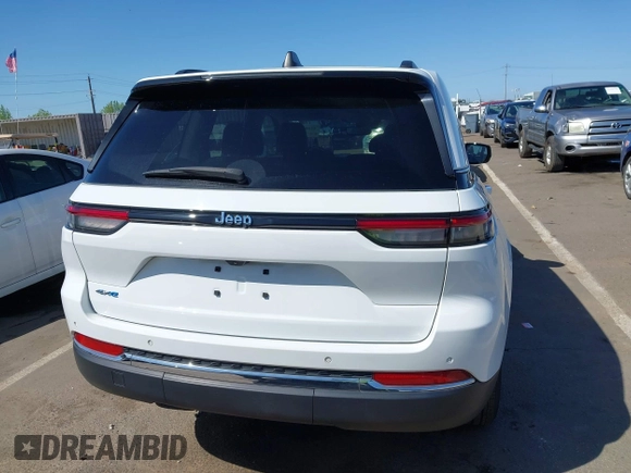 2022 Jeep Grand Cherokee with VIN 1C4RJYB66N8718018, listed as a IAAI auction lot 42002051 with Not provided miles and . Bid and sale history available at DreamBid. Image 15.