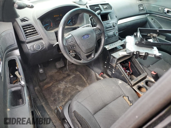 2016 Ford Police Interceptor Utility z VIN 1FM5K8AR0GGB44690, wystawiony jako Copart lot #58397525 z przebiegiem 73 250 mil mil oraz Tytuł czysty. Historia ofert i sprzedaży dostępna na DreamBid. Obrazek 8.