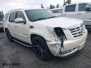 2009 Cadillac Escalade with VIN 1GYFK13219R153545, listed as a IAAI auction lot 41403646 with 148,467 mi miles. Bid and sale history available at carsss.com. Image 1.