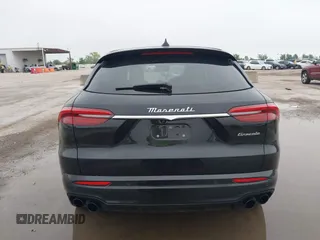 2023 Maserati Grecale Modena z VIN ZN682AVM6P7413121, wystawiony jako IAAI lot #42092049 z przebiegiem 8 132 mil mil oraz . Historia ofert i sprzedaży dostępna na DreamBid. Obrazek 17.