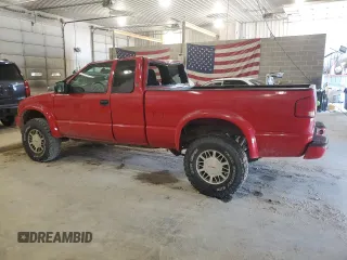 2000 GMC Sonoma SLS w/1SJ Pkg with VIN 1GTCT19W3Y8139635, listed as a Copart auction lot 49481715 with 180,926 mi miles and Salvage Title. Bid and sale history available at carsss.com. Image 2.