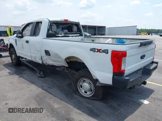 2017 Ford F-250 XLT с VIN 1FT7X2B62HEE58337, выставлен на аукционе IAAI как лот 42553732 с пробегом 136 291 миль миль и . История ставок и продаж доступна на DreamBid. Изображение 3.