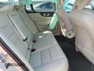 2020 Volvo V60 z VIN YV4102WK2L1030444, wystawiony jako Copart lot #66114153 z przebiegiem 49 347 mil mil oraz . Historia ofert i sprzedaży dostępna na DreamBid. Obrazek 10.