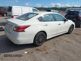 2015 Nissan Altima S with VIN 1N4AL3APXFC265370, listed as a IAAI auction lot 41523438 with 114,372 mi miles and . Bid and sale history available at DreamBid. Image 4.