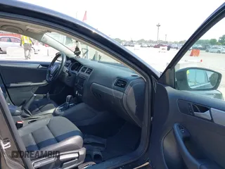 2015 Volkswagen Jetta SE с VIN 3VWD07AJ8FM302396, выставлен на аукционе IAAI как лот 42466054 с пробегом 130 356 миль миль и . История ставок и продаж доступна на DreamBid. Изображение 5.